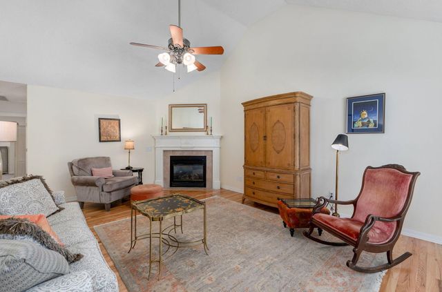 363 E Degraffenreid Street, Springfield, MO 65810