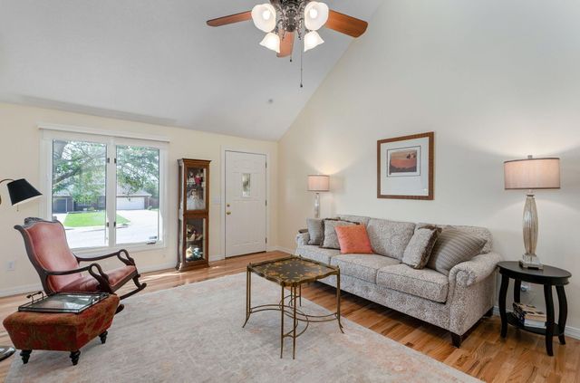 363 E Degraffenreid Street, Springfield, MO 65810