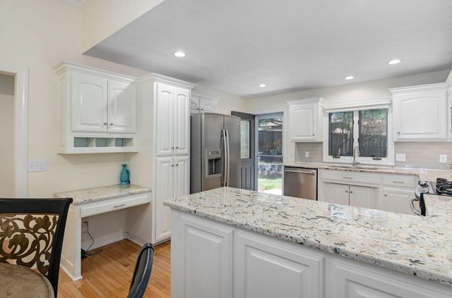 363 E Degraffenreid Street, Springfield, MO 65810