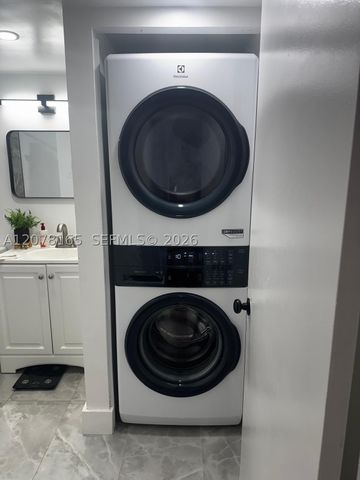8365 SW 152nd Ave C-411, Miami, FL 33193
