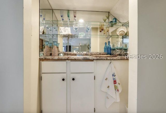 113 Shipyard Dr Apt 161, Hilton Head Island, SC 29928