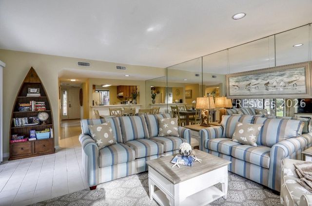113 Shipyard Dr Apt 161, Hilton Head Island, SC 29928