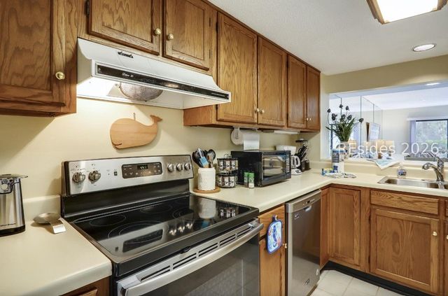 113 Shipyard Dr Apt 161, Hilton Head Island, SC 29928
