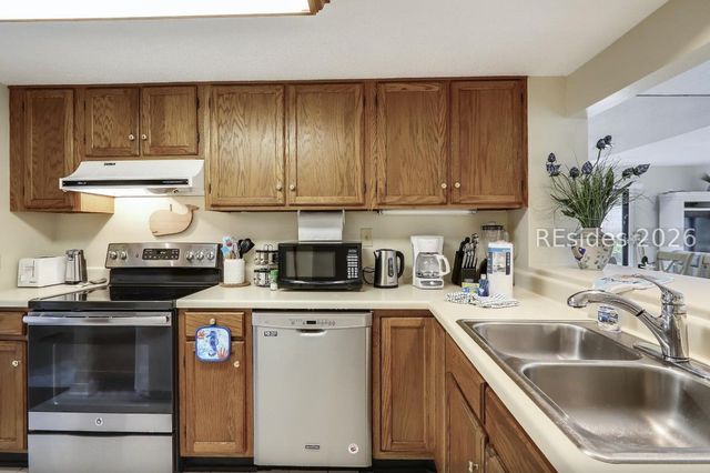 113 Shipyard Dr Apt 161, Hilton Head Island, SC 29928