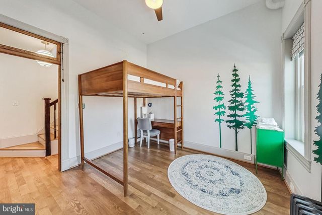 906 8TH ST NE, Washington, DC 20002