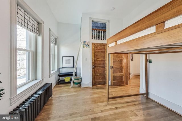 906 8TH ST NE, Washington, DC 20002