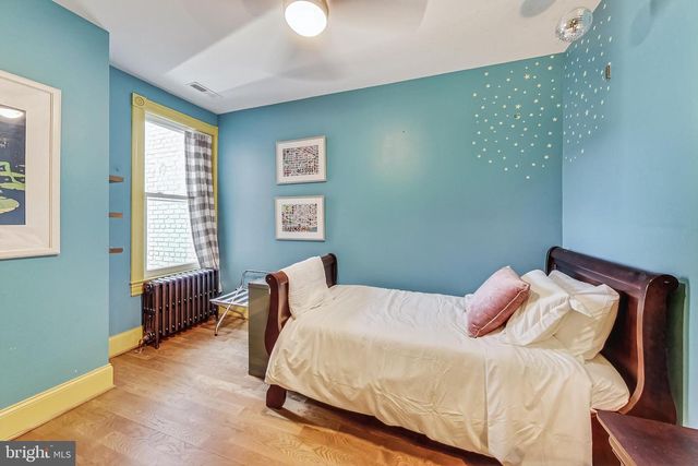 906 8TH ST NE, Washington, DC 20002