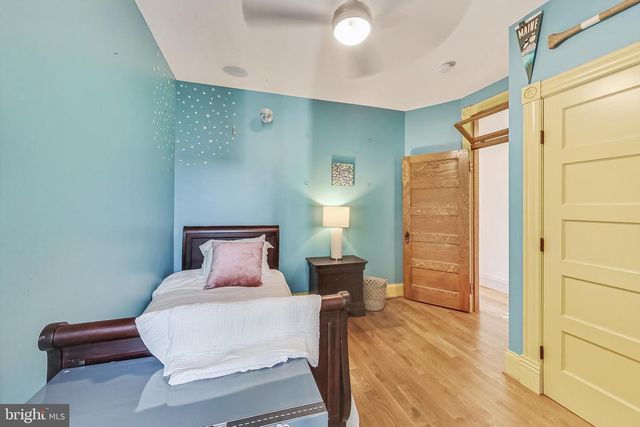 906 8TH ST NE, Washington, DC 20002