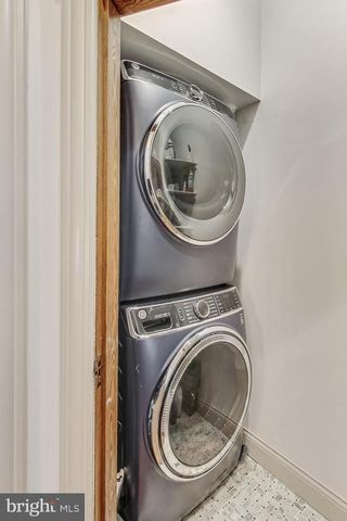 906 8TH ST NE, Washington, DC 20002