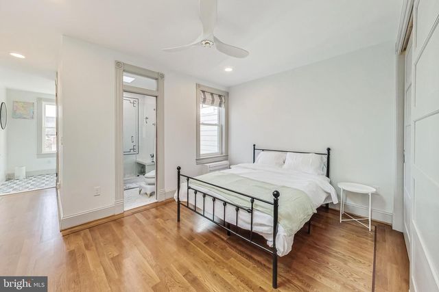 906 8TH ST NE, Washington, DC 20002