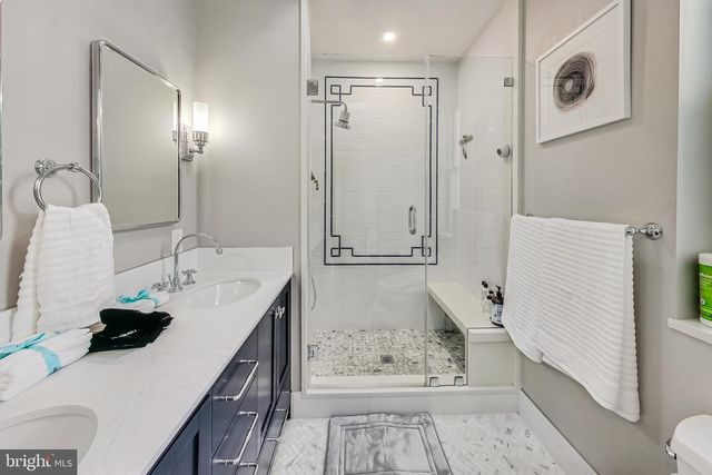 906 8TH ST NE, Washington, DC 20002