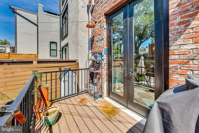 906 8TH ST NE, Washington, DC 20002