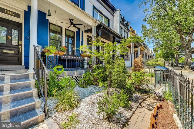 906 8TH ST NE, Washington, DC 20002