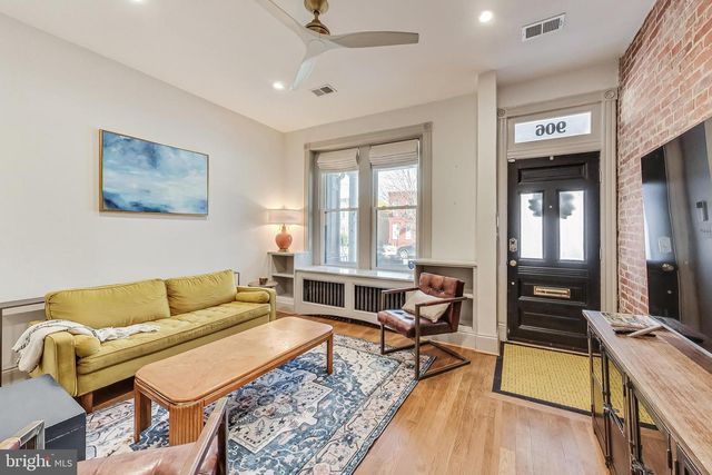 906 8TH ST NE, Washington, DC 20002