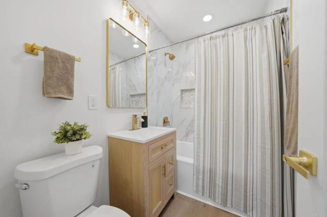 8330 Dallas St, La Mesa, CA 91942