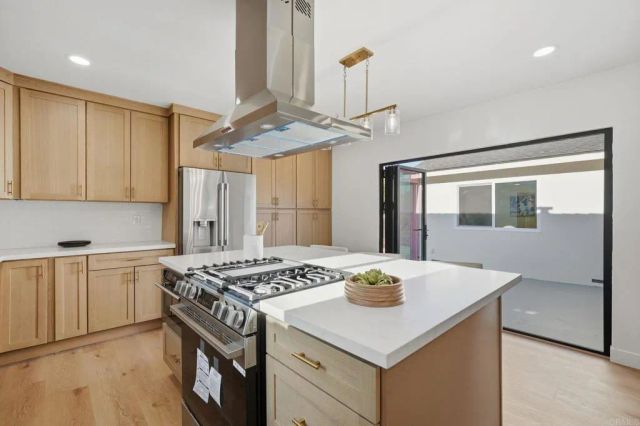 8330 Dallas St, La Mesa, CA 91942