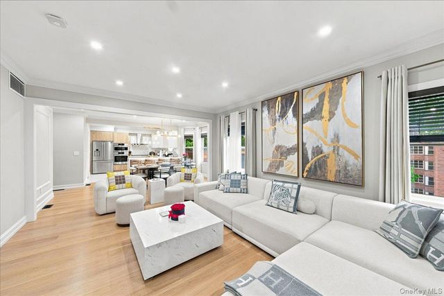 65 Wildway, Bronxville, NY 10708