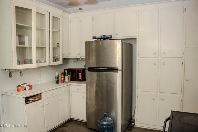 410 Downing Street, Jackson, MS 39216