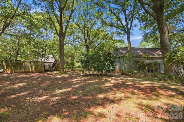 2125 Old Hickory Grove Road, Mount Holly, NC 28120