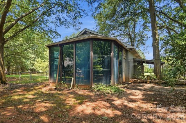 2125 Old Hickory Grove Road, Mount Holly, NC 28120
