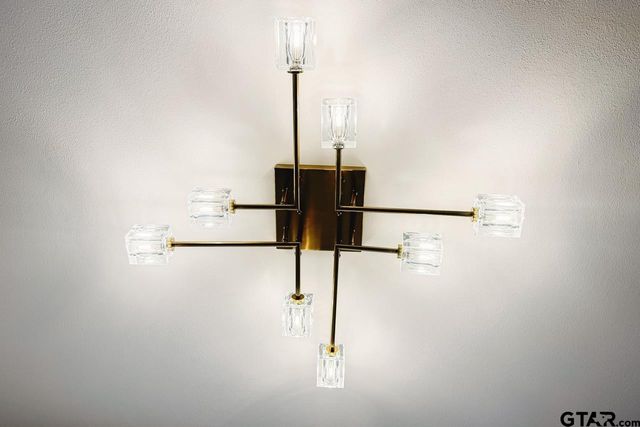 3131 Greg Ln, Tyler, TX 75701