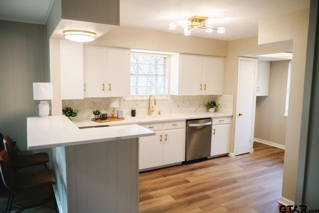 3131 Greg Ln, Tyler, TX 75701