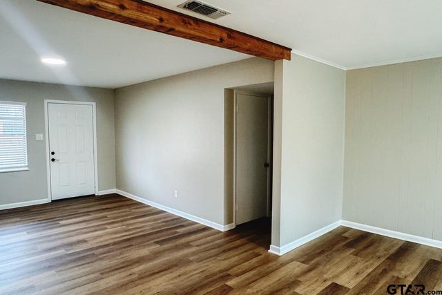 3131 Greg Ln, Tyler, TX 75701