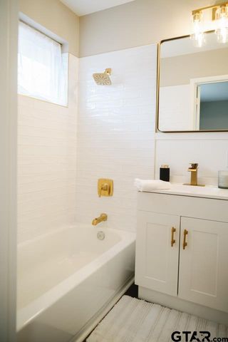 3131 Greg Ln, Tyler, TX 75701