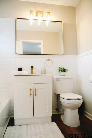 3131 Greg Ln, Tyler, TX 75701