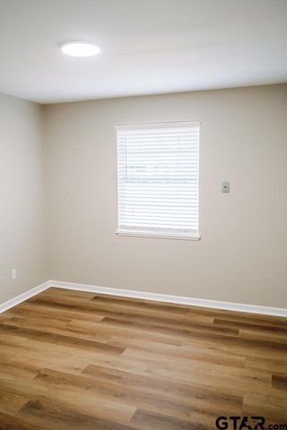 3131 Greg Ln, Tyler, TX 75701