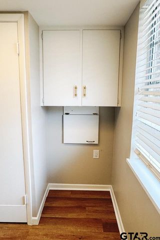 3131 Greg Ln, Tyler, TX 75701