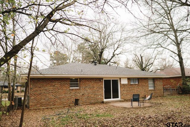 3131 Greg Ln, Tyler, TX 75701