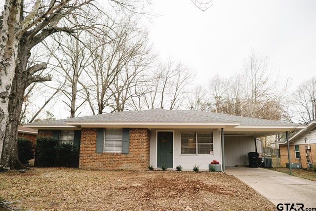 3131 Greg Ln, Tyler, TX 75701