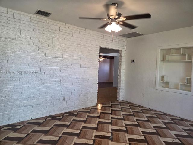 576 NW 147th St 0, Miami, FL 33168