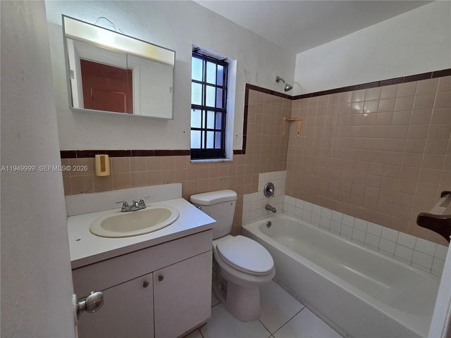 576 NW 147th St 0, Miami, FL 33168