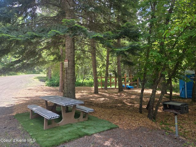 L2 B2 Napili Rd, Harrison, ID 83833