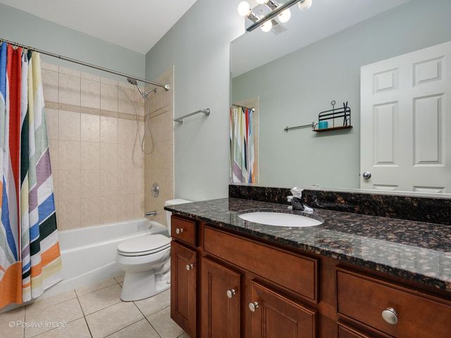 1945 W Erie Street 1W, Chicago, IL 60622