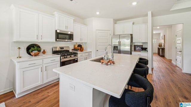 136 MILL POINT WAY, Calera, AL 35040