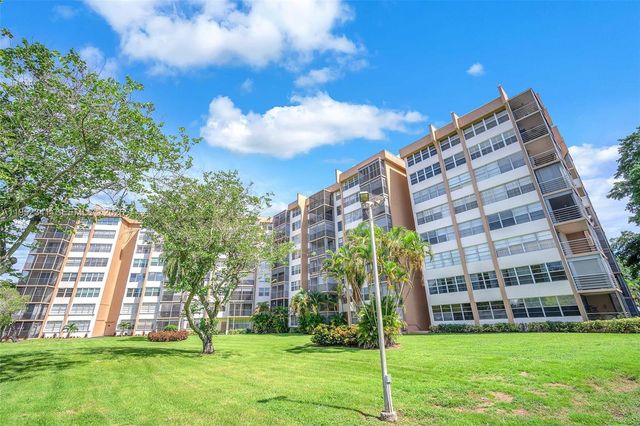 1300 Saint Charles Place PH15, Pembroke Pines, FL 33026