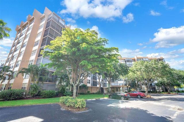 1300 Saint Charles Place PH15, Pembroke Pines, FL 33026