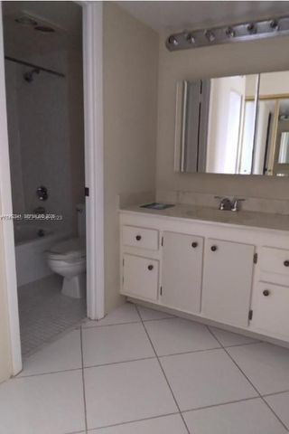 1300 Saint Charles Place PH15, Pembroke Pines, FL 33026