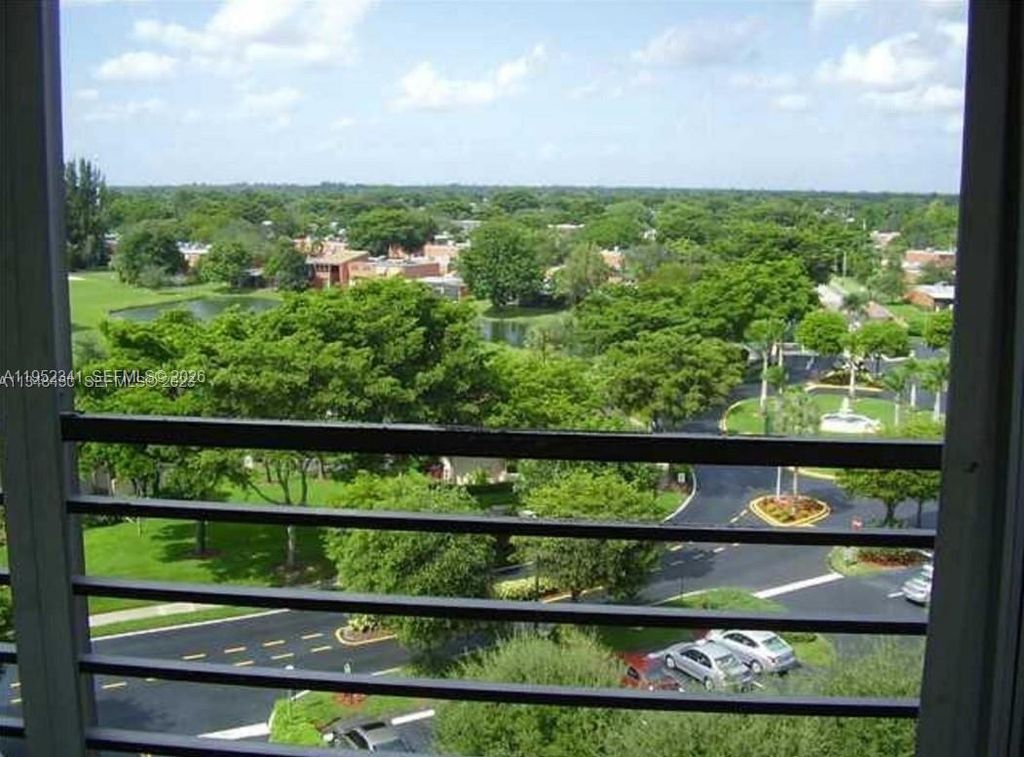 1300 Saint Charles Place PH15, Pembroke Pines, FL 33026