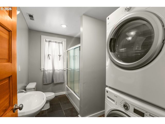 4836 Sw CORONADO St, Portland, OR 97219