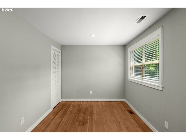 4836 Sw CORONADO St, Portland, OR 97219