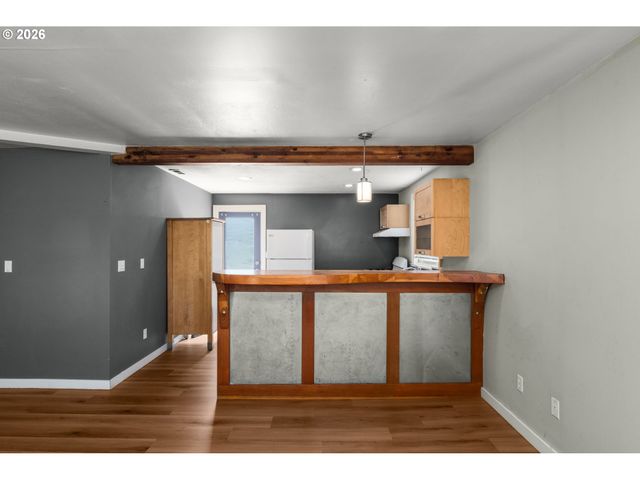 4836 Sw CORONADO St, Portland, OR 97219