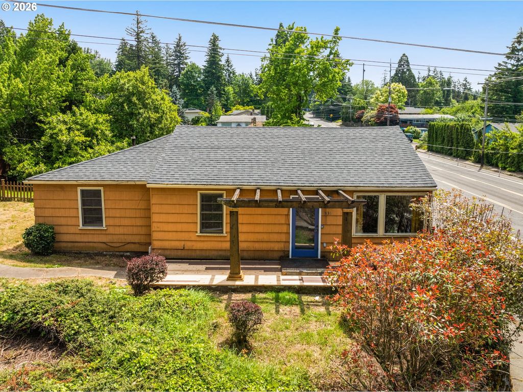 4836 Sw CORONADO St, Portland, OR 97219