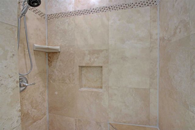 2421 Claremont Drive, Grand Prairie, TX 75052