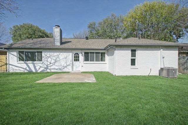 2421 Claremont Drive, Grand Prairie, TX 75052