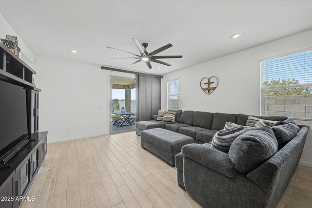 16033 W COTTONTAIL Lane, Surprise, AZ 85387