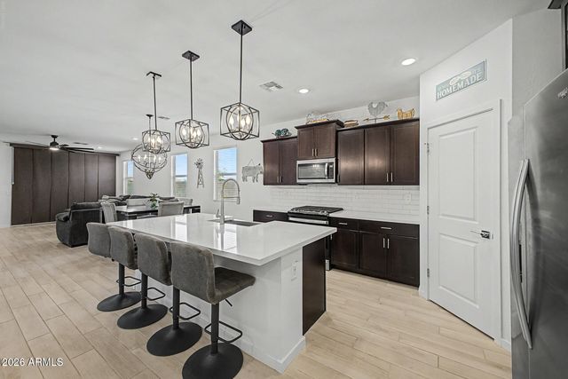 16033 W COTTONTAIL Lane, Surprise, AZ 85387